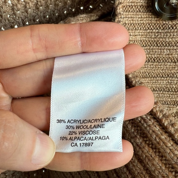 BANANA REPUBLIC • Sweaters 
Size S • Excellent condition - Picture 9 of 9